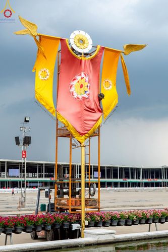 ภาพ No.218745:วันศุกร์ที่ 18 เมษายน พ.ศ. 2568 การเตรียมงานในลานธรรม , พระมหาธรรมกายเจดีย์ เพื่องานวันคุ้มครองโลก 22 เมษายน พ.ศ. 2568