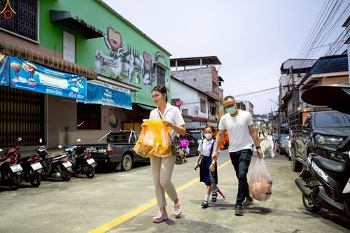 ภาพ No.245211:วันอาทิตย์ที่ 14 กันยายน พ.ศ. 2568 ตักบาตรพระ 555 รูป มหากุศล  น้อมถวายเป็นพุทธบูชา ณ หอนาฬิกาเบตง อ.เบตง จ.ยะลา