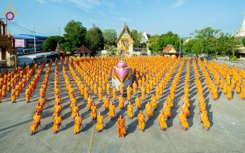 ภาพ No.211326:วันอาทิตย์ที่ 16 มีนาคม พ.ศ. 2568 ธรรมยาตราอัญเชิญพระบรมสารีริกธาตุ รอบเมืองปัตตานี ประดิษฐาน ณ ปทุมเจดีย์ เจดีย์พระพุทธเจ้า 5 พระองค์  ศูนย์อบรมเยาวชนปัตตานี