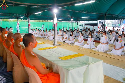 ภาพ No.108962:พิธีถวายภัตตาหารเป็นสังฆทาน แด่คณะพระธรรมยาตราฯ ในโครงการธรรมยาตรากตัญญูบูชา มหาปูชนียาจารย์ พระมงคลเทพมุนี(สด จนฺทสโร) พระผู้ปราบมาร อนุสรณ์สถาน 7 แห่ง ปีที่ 12 วันที่ 9 มกราคม พ.ศ. 2567 ณ อนุสรณ์สถานคลองบางนางแท่น  อ.สามพราน จ.นครปฐม