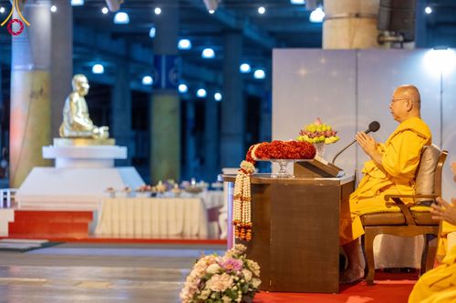 ภาพ No.100089:พิธีฉลองชัย สวดมนต์บทธัมมจักกัปปวัตนสูตร 5,899,999,999 จบ ณ มหารัตนวิหารคด วัดพระธรรมกาย วันจันทร์ที่ 27 พฤศจิกายน พ.ศ. 2566