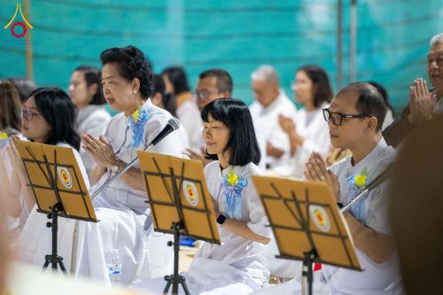 ภาพ No.192502:พิธีถวายภัตตาหารเป็นสังฆทาน แด่พระธรรมยาตรา ณ อนุสรณ์สถานคลองบางนางแท่น อ.สามพราน จ.นครปฐม ในโครงการธรรมยาตรา กตัญญูบูชา มหาปูชนียาจารย์ พระมงคลเทพมุนี(สด จนฺทสโร) พระผู้ปราบมาร อนุสรณ์สถาน 7 แห่ง ปีที่ 13 วันที่ 10 มกราคม พ.ศ. 2568