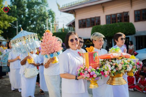 ภาพ No.178462:พิธีทอดกฐิน ณ วัดคลองราษฎ์เจริญ ต.ห้วยยั้ง อ.พรานกระต่าย จ.กำแพงเพชร ในโครงการทอดกฐินสามัคคีทั่วไทย 30,000 วัด บูชาธรรม 80 ปี หลวงพ่อธัมมชโย โดยคณะศิษยานุศิษย์วัดพระธรรมกาย วันที่ 14 พฤศจิกายน พ.ศ. 2567