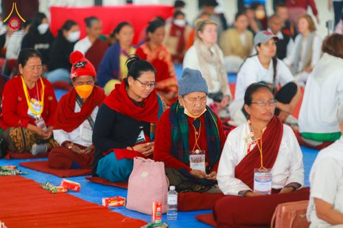 ภาพ No.130687:พิธีตักบาตรฉลองสามเณรใหม่ ในโครงการบรรพชา 1,250 รูป ณ แดนประสูติ สวนลุมพินี ประเทศเนปาล วันที่ 10 มีนาคม พ.ศ. 2567