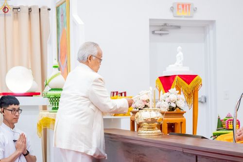 ภาพ No.234562:วันอาทิตย์ที่ 20 กรกฎาคม  พ.ศ.2568 พิธีทอดผ้าป่าภาคพื้นอเมริกา พิธีเจริญพระพุทธมนต์ ฉลองอาคารแก้วธรรมชัยรัตนอนันต์ วัดพระธรรมกายเทนเนสซี ประเทศสหรัฐอเมริกา