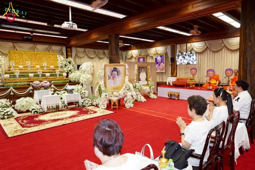 ภาพ No.270751:วันที่ 18 พฤศจิกายน พ.ศ. 2568 วัดพระธรรมกาย เป็นเจ้าภาพบำเพ็ญกุศล  คุณยายอาจารย์ ดร.ตรีธา เนียมขำ  อดีตนายกสมาคมศิษย์หลวงพ่อวัดปากน้ำ ณ ศาลาสตมานุสรณ์ (ศาลาเรือนไทย) วัดปากน้ำ  พระอารามหลวง เขตภาษีเจริญ กรุงเทพมหานคร