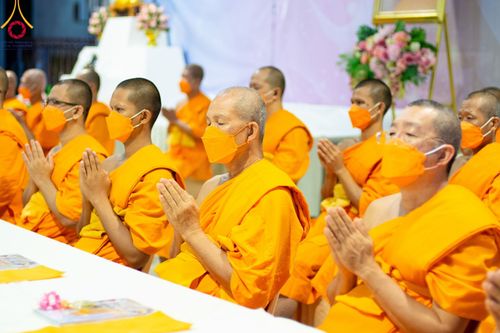 ภาพ No.106651:พิธีถวายภัตตาหารเป็นสังฆทาน แด่คณะพระธรรมยาตราฯ ในโครงการธรรมยาตรากตัญญูบูชา มหาปูชนียาจารย์ พระมงคลเทพมุนี(สด จนฺทสโร) พระผู้ปราบมาร อนุสรณ์สถาน 7 แห่ง ปีที่ 12 วันที่ 6 มกราคม พ.ศ. 2567 ณ อนุสรณ์สถานโลตัสแลนด์ จ.สุพรรณบุรี