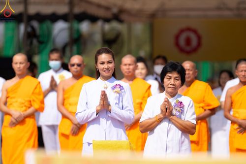 ภาพ No.121088:พิธีทอดผ้าป่า โครงสร้างหลังคา เสาคู่ค้ำฟ้ามหามงคล เพื่อสถาปนาอาคาร 80 ปี หลวงพ่อธัมมชโย ณ ศูนย์ปฏิบัติธรรมวิหารแดง ต.เจริญธรรม อ.วิหารแดง จ.สระบุรี วันที่ 27 มกราคม พ.ศ. 2567