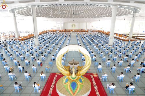 ภาพ No.82779:พิธีบุพเปตพลี ครั้งที่ 136 ร่วมอุทิศบุญแด่ญาติที่ล่วงลับไปแล้ว และสืบทอดอายุพระพุทธศาสนา วันเสาร์ที่ 17 มิถุนายน พ.ศ.2566 (วันพระแรม 14 ค่ำเดือน 7) ณ หอฉันคุณยายอาจารย์ฯ วัดพระธรรมกาย