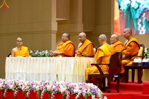 ภาพ No.219500:วันอังคารที่ 22 เมษายน พ.ศ. 2568 สัมมนาสงฆ์ เพื่อความมั่นคงและความเจริญรุ่งเรืองแห่งพระพุทธศาสนา  เนื่องในวันคุ้มครองโลก พิธีถวายมหาสังฆทานแด่คณะสงฆ์ 40,000 กว่าวัดทั่วประเทศ ณ วัดพระธรรมกาย จ.ปทุมธานี