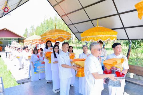ภาพ No.174863:พิธีทอดกฐิน ศูนย์ปฏิบัติธรรมท่าม่วง ต.ทุ่งทอง อ.ท่าม่วง จ.กาญจนบุรี ในโครงการกฐินสามัคคีทั่วไทย 30,000 วัด บูชาธรรม 80 ปี หลวงพ่อธัมมชโย โดยคณะศิษยานุศิษย์วัดพระธรรมกาย วันที่ 9 พฤศจิกายน พ.ศ. 2567