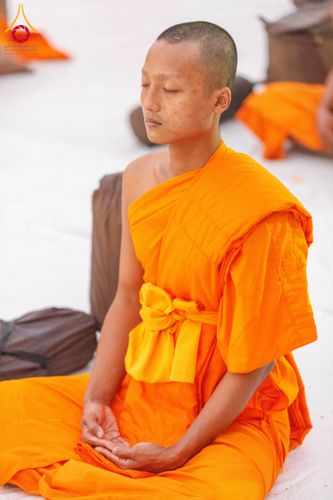 ภาพ No.191650:พระธรรมยาตราปฏิบัติธรรม และถ่ายภาพหมู่ประวัติศาสตร์ ณ อนุสรณ์สถานคลองบางนางแท่น อ.สามพราน จ.นครปฐม ในโครงการธรรมยาตรา กตัญญูบูชา มหาปูชนียาจารย์ พระมงคลเทพมุนี(สด จนฺทสโร) พระผู้ปราบมาร อนุสรณ์สถาน 7 แห่ง ปีที่ 13 วันที่ 8 มกราคม พ.ศ. 2568