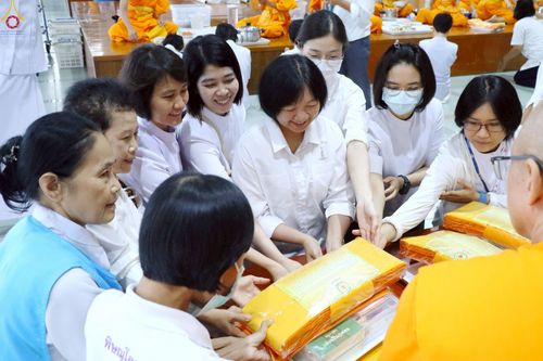 ภาพ No.240040:วันเสาร์ที่ 23 สิงหาคม พ.ศ. 2568 (วันพระ แรม 14 ค่ำ เดือน 9) พิธีบุพเปตพลี ครั้งที่ 169 ร่วมอุทิศบุญแด่หมู่ญาติที่ล่วงลับไปแล้ว และสืบทอดอายุพระพุทธศาสนา ณ หอฉันคุณยายอาจารย์ฯ วัดพระธรรมกาย