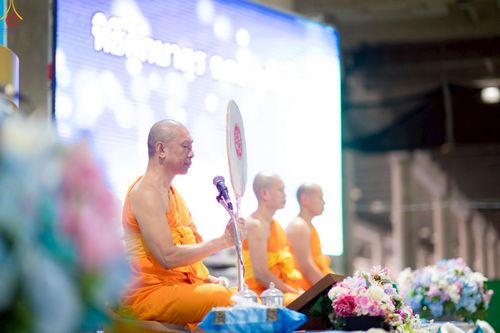 ภาพ No.235281:วันที่ 27 กรกฎาคม พ.ศ. 2568 พิธีตักบาตรฉลองพระใหม่ โครงการบรรพชาและอุปสมบทมู่รุ่นเข้าพรรษา ณ วัดพระธรรมกาย