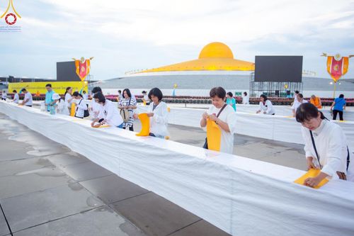 ภาพ No.218902:วันที่ 18-20 เมษายน พ.ศ. 2568 การเตรียมงานในลานธรรม , วิหารคด เพื่องานวันคุ้มครองโลก 22 เมษายน พศ. 2568