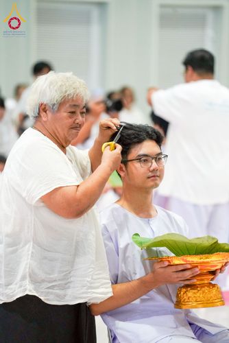 ภาพ No.216568:วันเสาร์ที่ 5 เมษายน พ.ศ. 2568 พิธีปลงผมธรรมทายาท โครงการบรรพชาอุปสมบทหมู่ธรรมทายาทอุดมศึกษารุ่น 52 ณ วัดพระธรรมกาย จ.ปทุมธานี