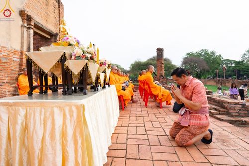 ภาพ No.138488:พิธีตักบาตร วัดราชบูรณะ จ.พระนครศรีอยุธยา วันที่ 25 พฤษภาคม พ.ศ.2567