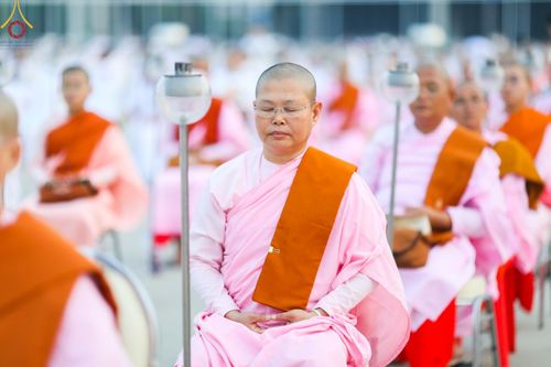 ภาพ No.77156:พิธีจุดมาฆประทีป ในวันมาฆบูชา อาทิตย์ต้นเดือนที่ 6 มีนาคม พ.ศ. 2566 ณ วัดพระธรรมกาย อ.คลองหลวง จ.ปทุมธานี