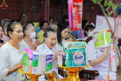 ภาพ No.172621:พิธีทอดกฐิน ณ วัดเฟื้อสุธรรม จ.เพชรบุรี ในโครงการกฐินสามัคคีทั่วไทย 30,000 วัด บูชาธรรม 80 ปี หลวงพ่อธัมมชโย โดยคณะศิษยานุศิษย์วัดพระธรรมกาย วันที่ 27 ตุลาคม พ.ศ. 2567