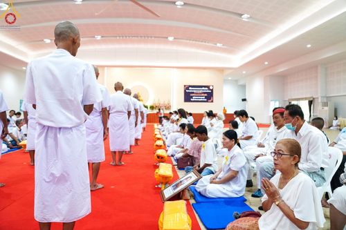 ภาพ No.101262:พิธีบรรพชาธรรมทายาท ในโครงการอุปสมบทบูชาธรรม มหาปูชนียาจารย์ พ.ศ. 2566 ณ วัดไชยชุมพลชนะสงคราม จ.กาญจนบุรี วันที่ 6 ธันวาคม พ.ศ. 2566