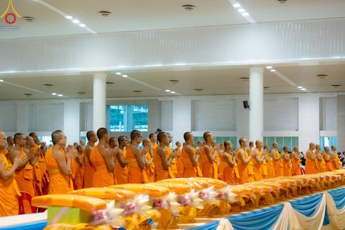 ภาพ No.146052:วันมหารำลึก ครั้งที่ 34 พิธีร่วมรำลึกถึงนักสร้างบารมีที่ล่วงลับไปแล้ว , พิธีสวดพระพุทธมนต์ ณ ห้องแก้วสารพัดนึก 1 วัดพระธรรมกาย วันเสาร์ที่ 27 กรกฎาคม พ.ศ. 2567