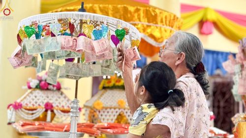 ภาพ No.171842:พิธีทอดกฐิน ณ วัดดงมูลเหล็ก แขวงบ้านช่างหล่อ เขตบางกอกน้อย กรุงเทพฯ ในโครงการกฐินสามัคคีทั่วไทย 30,000 วัด บูชาธรรม 80 ปี หลวงพ่อธัมมชโย โดยคณะศิษยานุศิษย์วัดพระธรรมกาย วันที่ 20 ตุลาคม พ.ศ. 2567