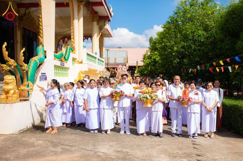 ภาพ No.177261:พิธีทอดกฐิน ณ วัดท่าลี่ ต.เมืองพลับพลา อ.ห้วยแถลง จ.นครราชสีมา ในโครงการทอดกฐินสามัคคีทั่วไทย 30,000 วัด บูชาธรรม 80 ปี หลวงพ่อธัมมชโย โดยคณะศิษยานุศิษย์วัดพระธรรมกาย วันที่ 31 ตุลาคม พ.ศ. 2567