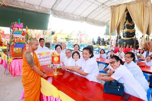 ภาพ No.269598:วันที่ 8 ตุลาคม พ.ศ. 2568 พิธีถวายปัจจัยสมทบกฐิน ในโครงการทอดกฐินสามัคคีทั่วไทย 30,000 วัด โดยคณะศิษยานุศิษย์ บูชาธรรม 81 ปี หลวงพ่อธัมมชโย