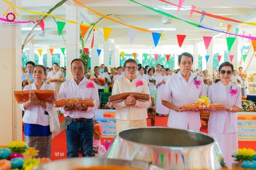 ภาพ No.178434:พิธีทอดกฐิน ณ วัดหนองระเวียง ต.หนองระเวียง อ.พิมาย จ.นครราชสีมา ในโครงการทอดกฐินสามัคคีทั่วไทย 30,000 วัด บูชาธรรม 80 ปี หลวงพ่อธัมมชโย โดยคณะศิษยานุศิษย์วัดพระธรรมกาย วันที่ 13 พฤศจิกายน พ.ศ. 2567