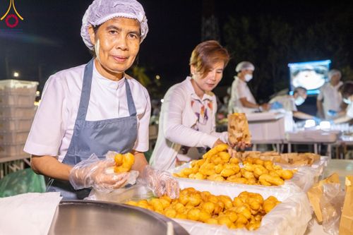 ภาพ No.113591:พิธีถวายภัตตาหารเป็นสังฆทาน แด่คณะพระธรรมยาตรา ปีที่ 12 วันที่ 17 มกราคม พ.ศ. 2567 ณ วัดโบสถ์(บน) บางคูเวียง จ.นนทบุรี