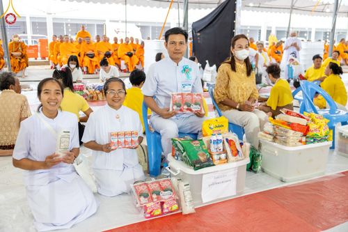 ภาพ No.146405:มหาสังฆทานถวายเป็นพุทธบูชาครั้งยิ่งใหญ่ โครงการทำบุญตักบาตร เพื่อถวายเป็นพระราชกุศล เนื่องในโอกาสมหามงคลเฉลิมพระชนมพรรษา พระบาทสมเด็จพระเจ้าอยู่ห้วฯ ทรงเจริญพระชนมพรรษา 6 รอบ 72 พรรษา