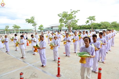 ภาพ No.230740:วันที่ 28 มิถุนายน พ.ศ. 2568 พิธีตัดปอยผมและปลงผม โครงการบวชพระนานาชาติ AEC & WAB รุ่นที่ 9 ณ วิหารคด 2 วัดพระธรรมกาย