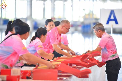 ภาพ No.211987:วันจันทร์ที่ 17 มีนาคม พ.ศ. 2568 บุญบรรจุกล่องไทยธรรม เพื่อถวายแด่พระสังฆาธิการ 40,000 กว่าวัดทั่วไทย ในวันคุ้มครองโลก 22 เมษายน พ.ศ. 2568 ณ บ้านแก้วเรือนทองคุณยายฯ วัดพระธรรมกาย