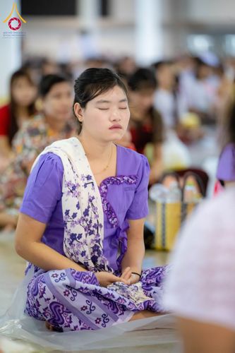 ภาพ No.143638:พิธีถวายผ้าไตร, สวดธรรมจักร, ปฏิบัติธรรม และฟังแสดงพระธรรมเทศนา ภาษาเมียนมา โดยมีสาธุชนชาวเมียนมากว่า 4,000 คน เข้าร่วมพิธี ณ มหารัตนวิหารคด วัดพระธรรมกาย วันอาทิตย์ที่ 7 กรกฎาคม พ.ศ. 2567