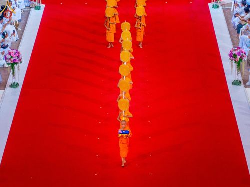 ภาพ No.153158:พิธีมุทิตาสักการะ พระภิกษุ-สามเณร ผู้สอบไล่ได้เปรียญธรรม ประโยค 1-2 ถึงประโยค ป.ธ.9 และบาลีศึกษา ประโยค1-2 ถึง บ.ศ.9 , พิธีมอบดวงแก้วสามเณรผู้ทรงบาลีไวยากรณ์ วัดพระธรรมกาย และ ศูนย์ส่งเสริมศีลธรรมในประเทศและต่างประเทศ วันอาทิตย์ที่ 8 กันยายน พ.ศ.2567