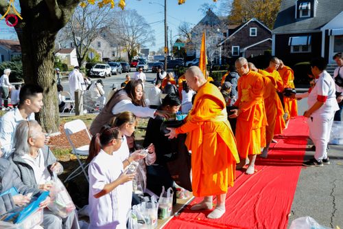 ภาพ No.98119:พิธีทอดกฐินสมปรารถนา วัดพระธรรมกายบอสตัน รัฐแมสซาชูเสตส์ ประเทศสหรัฐอเมริกา วันที่ 19 พฤศจิกายน พ.ศ. 2566