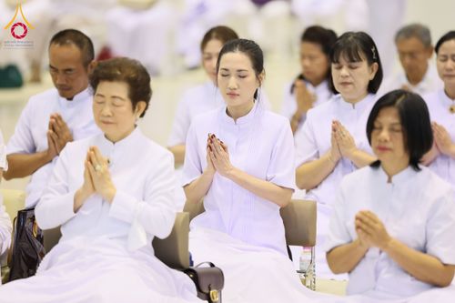 ภาพ No.209501:วันอาทิตย์ที่ 2 มีนาคม พ.ศ. 2568 พิธีบูชาข้าวพระ ณ สภาธรรมกายสากล วัดพระธรรมกาย