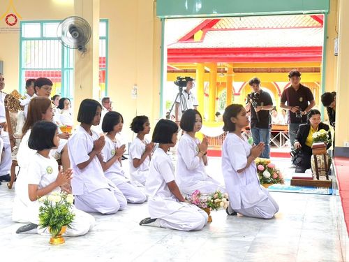 ภาพ No.182156:พิธีทอดกฐิน ณ วัดท่านางหอม จ.สงขลา ในโครงการทอดกฐินสามัคคีทั่วไทย 30,000 วัด บูชาธรรม 80 ปี หลวงพ่อธัมมชโย โดยคณะศิษยานุศิษย์วัดพระธรรมกาย วันที่ 27 ตุลาคม พ.ศ. 2567 กฐินสัมฤทธิ์เด็กดี V-Star โรงเรียนท่าจีนอุดมวิทยา จ.สงขลา