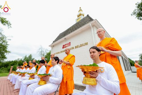 ภาพ No.336661:วันศุกร์ที่ 12 มิถุนายน พ.ศ. 2569 พิธีตัดปอยผมและพิธีปลงผมนาคธรรมทายาท  ภาคพื้นยุโรป รุ่นที่ 11   ณ วัดพระธรรมกายเบลเยียม ประเทศเบลเยียม
