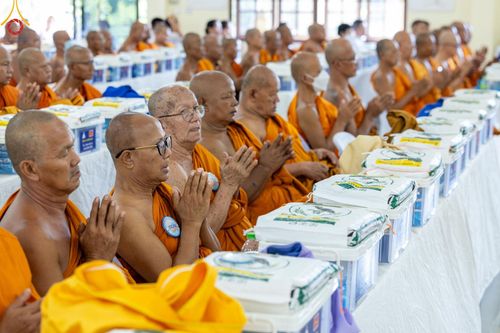 ภาพ No.137706:พิธีตักบาตร พิธีถวายสังฆทานแด่คณะสงฆ์ 323 วัด พิธีทำบุญอุทิศส่วนกุศลแด่ผู้วายชนม์ ในเหตุการณ์ความไม่สงบ 4 จังหวัดชายแดนภาคใต้ ปีที่ 20 ครั้งที่ 169 และพิธีมอบกองทุนหนุนแรงใจช่วยครูใต้ ปีที่ 17 ครั้งที่ 134 วันที่ 25 พฤษภาคม พ.ศ.2567 อ.ตากใบ จ.นราธิวาส