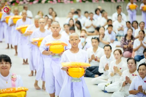 ภาพ No.317495:วันอาทิตย์ ที่ 29 มีนาคม พ.ศ.2569  พิธีปลงผม , พิธีขอขมามอบบาตรและผ้าไตร , พิธีบรรพชา ณ ศูนย์ปฏิบัติธรรมสมุทรปราการ จำนวน 42 รูป