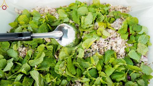 ภาพ No.72210:พิธีถวายภัตตาหารเป็นสังฆทาน แด่คณะพระธรรมยาตราฯ ในโครงการธรรมยาตรากตัญญูบูชา มหาปูชนียาจารย์ พระมงคลเทพมุนี(สด จนฺทสโร) พระผู้ปราบมาร อนุสรณ์สถาน 7 แห่ง ปีที่ 11 วันที่ 18 มกราคม พ.ศ. 2566