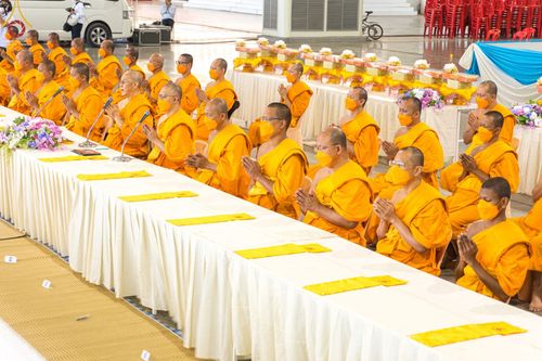 ภาพ No.75193:พิธีถวายภัตตาหารเป็นสังฆทาน แด่คณะพระธรรมยาตราฯ ในโครงการธรรมยาตรากตัญญูบูชา มหาปูชนียาจารย์ พระมงคลเทพมุนี(สด จนฺทสโร) พระผู้ปราบมาร อนุสรณ์สถาน 7 แห่ง ปีที่ 11 วันที่ 31 มกราคม พ.ศ. 2566