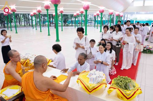 ภาพ No.309042:วันอาทิตย์ที่ 8 กุมภาพันธ์ พ.ศ. 2569  พิธีต้อนรับพระบัญชาสมเด็จพระสังฆราช แต่งตั้ง  “พระครูปลัดรัตนวีรวัฒน์” (รังสฤษดิ์ อิทฺธิจินฺตโก) เจ้าอาวาสวัดพระธรรมกาย ให้ดำรงตำแหน่ง “ที่ปรึกษาเจ้าคณะจังหวัดปทุมธานี”