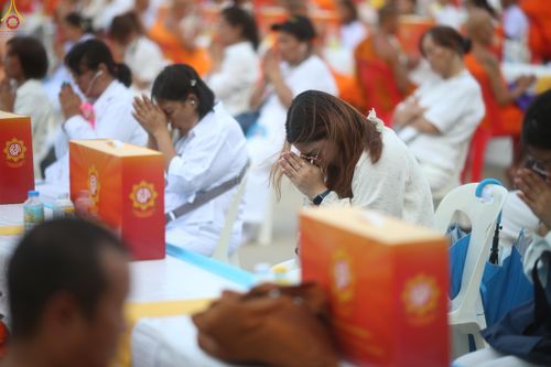 ภาพ No.324009:วันที่ 22 เมษายน พ.ศ.2569 (วันคุ้มครองโลก) พิธีถวายมหาสังฆทาน 40,000 กว่าวัดทั่วประเทศ ณ ลานธรรม พระมหาธรรมกายเจดีย์ วัดพระธรรมกาย