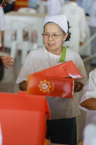 ภาพ No.322176:วันที่ 14 เมษายน พ.ศ.2569 การเตรียมกล่องไทยธรรม วันสุดท้าย เพื่องานถวายมหาสังฆทาน 40,000 กว่าวัดทั่วประเทศ วันคุ้มครองโลก 22 เมษายน พ.ศ.2569 วัดพระธรรมกาย