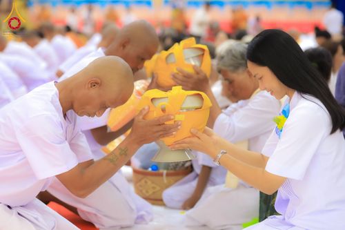 ภาพ No.281208:วันที่ 4 ธันวาคม พ.ศ. 2568 พิธีบรรพชาสามเณร ในโครงการบวชบูชาธรรมมหาปูชนียาจารย์  ณ วัดกลางพระอารามหลวง จังหวัดบุรีรัมย์