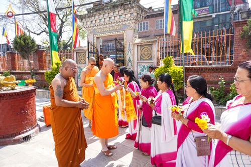 ภาพ No.80988:วัดพระธรรมกายน้อมถวายพระบรมสารีริกธาตุ เพื่อประดิษฐานเจดีย์จารุมตี เมืองกาฐมาณฑุ เนปาล  วันเสาร์ที่ 6 พฤษภาคม พ. ศ. 2566