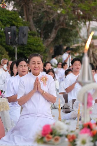 ภาพ No.293977:วันที่ 14 มกราคม พ.ศ. 2569 พิธีจุดประทีปถวายเป็นพุทธบูชา และบูชาธรรมมหาปูชนียาจารย์  ณ วัดสองพี่น้อง ต.ต้นตาล อ.สองพี่น้อง จ.สุพรรณบุรี ในโครงการธรรมยาตรา กตัญญูบูชา มหาปูชนียาจารย์ พระมงคลเทพมุนี(สด จนฺทสโร) พระผู้ปราบมาร อนุสรณ์สถาน 7 แห่ง ปีที่ 14