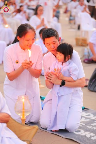 ภาพ No.307215:วันที่ 31 มกราคม พ.ศ. 2569  พิธีจุดประทีปธรรมถวายเป็นพุทธบูชา  และบูชาธรรมมหาปูชนียาจารย์ (ภาพชุดที่ 1) ณ วัดพระธรรมกาย ปทุมธานี ในโครงการธรรมยาตรา กตัญญูบูชา มหาปูชนียาจารย์ พระมงคลเทพมุนี(สด จนฺทสโร) พระผู้ปราบมาร อนุสรณ์สถาน 7 แห่ง ปีที่ 14